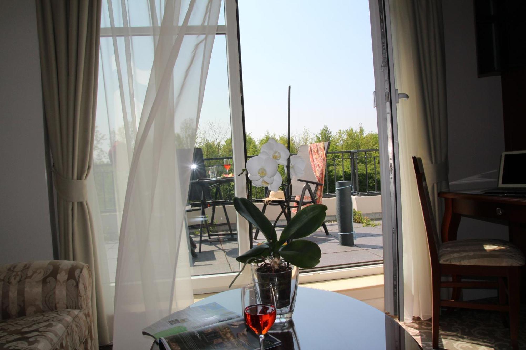 Avalon Hotel Bellevue Fehmarn Exterior photo